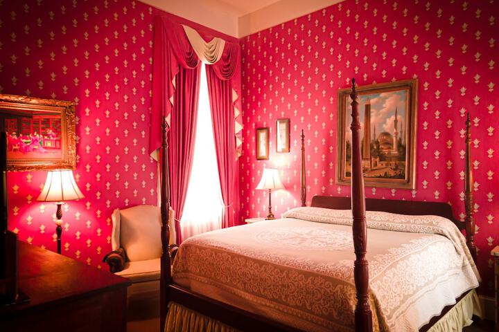 Room 14 of 142
