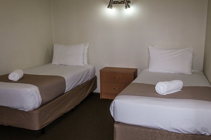 Room 10 of 33
