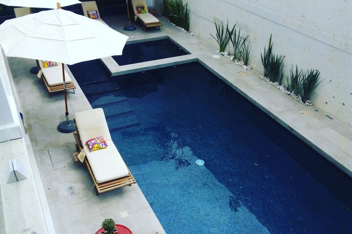 Hotel Pool