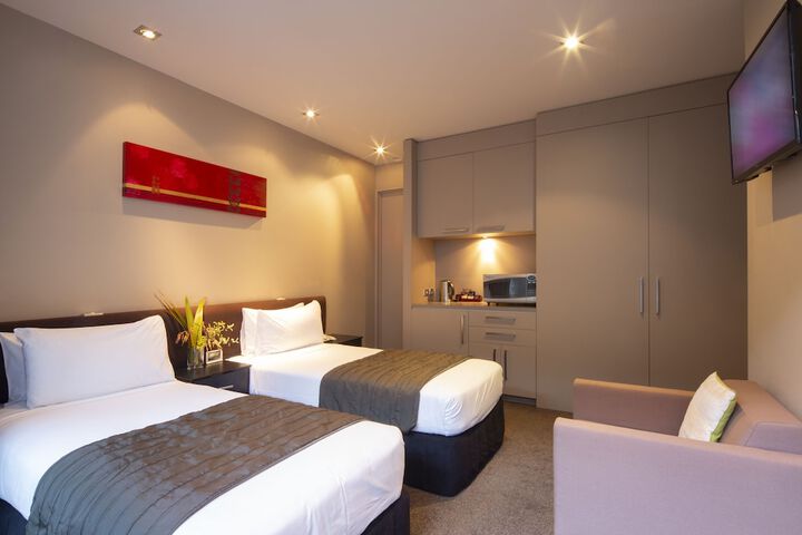 Room 4 of 35