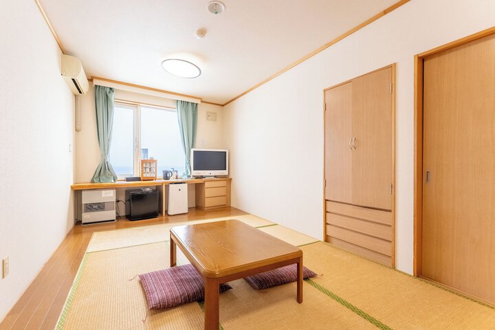 Room 7 of 62