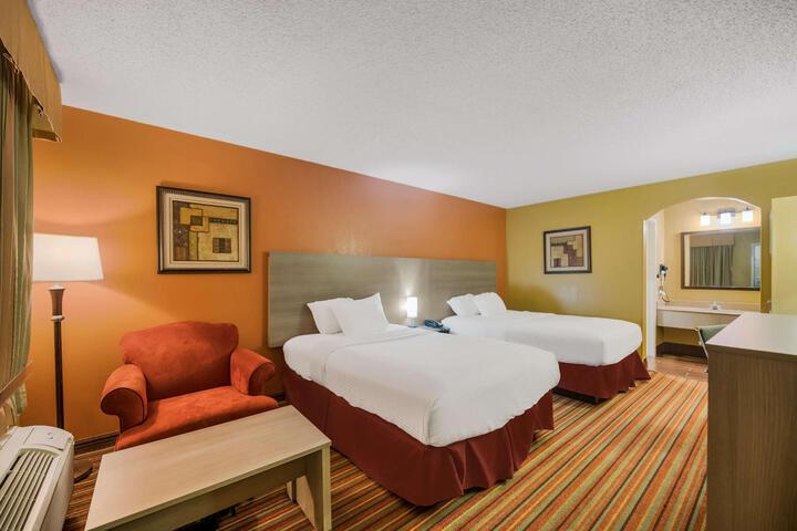 1 King Bed (7 of 7)