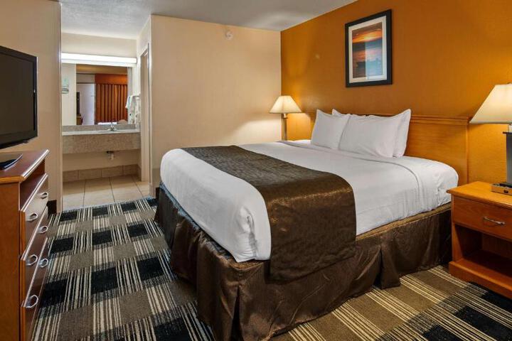 Quadruple Double Bed (1 of 8)