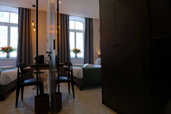 Room 5 of 45