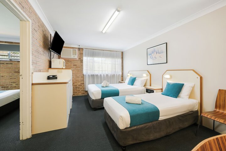 Room 13 of 23