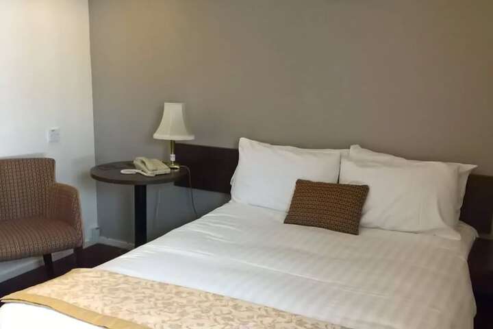Room 12 of 41