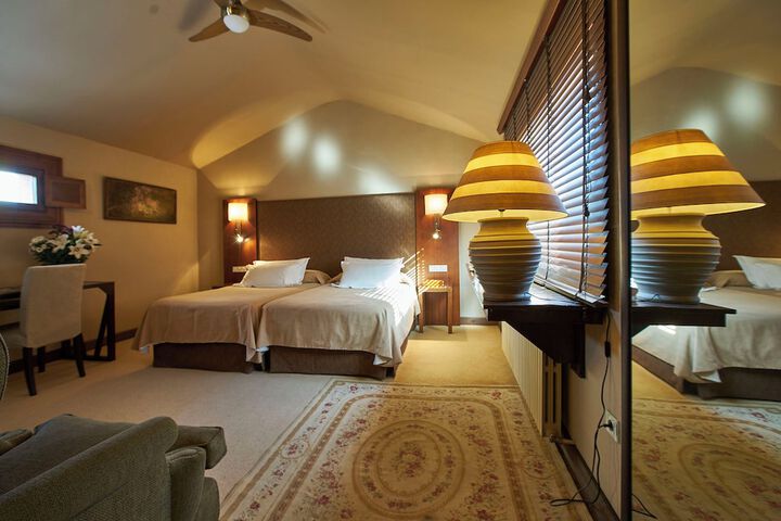 Room 6 of 37