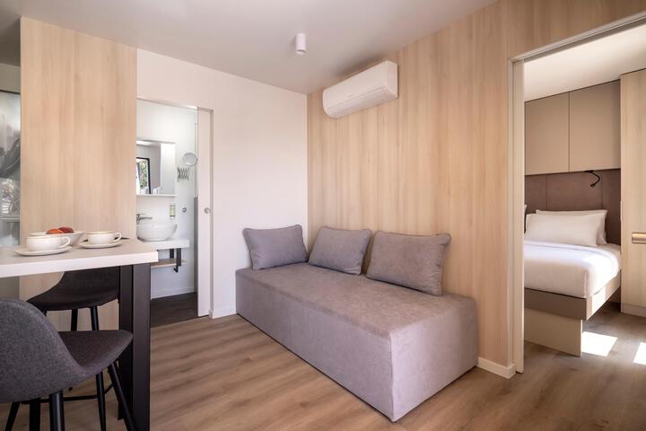 Room 35 of 59
