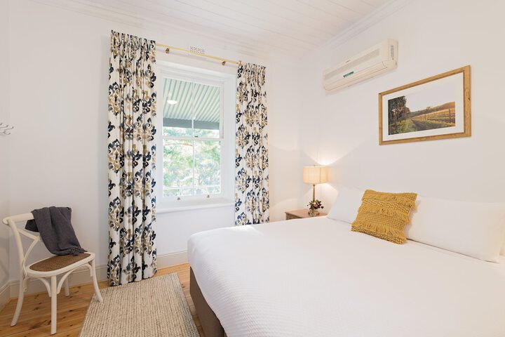 Room 3 of 28