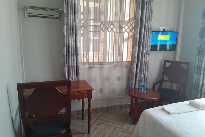 Room 18 of 74