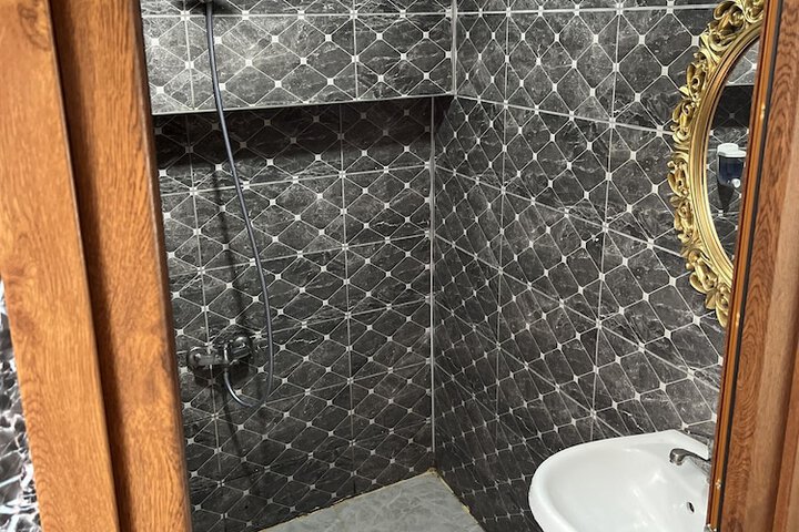 Room 16 of 19