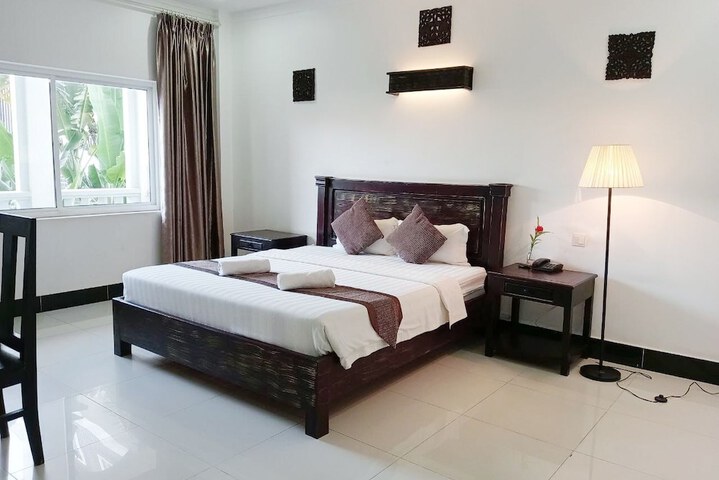 Room 4 of 36