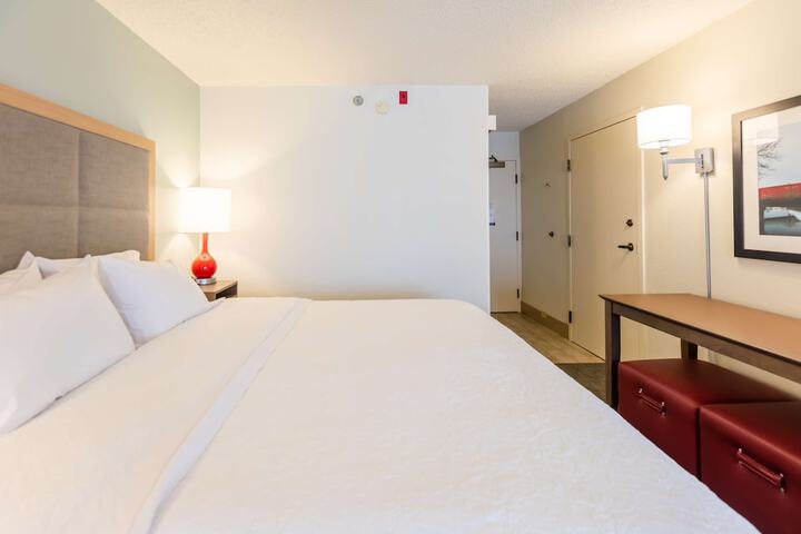 1 King Bed (7 of 20)