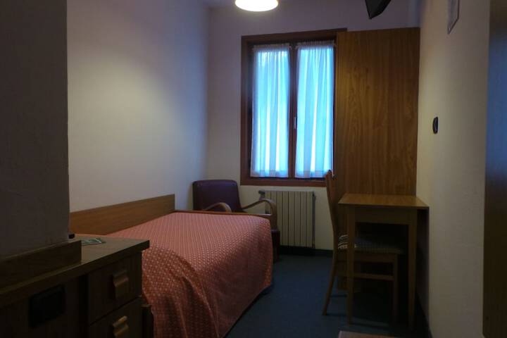 Room 8 of 44