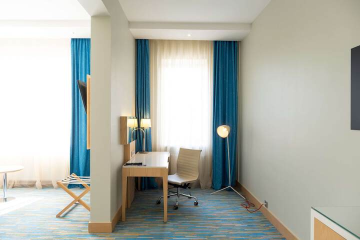 Room 18 of 160