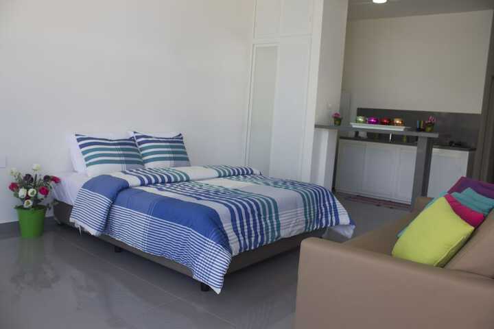 Room 3 of 65