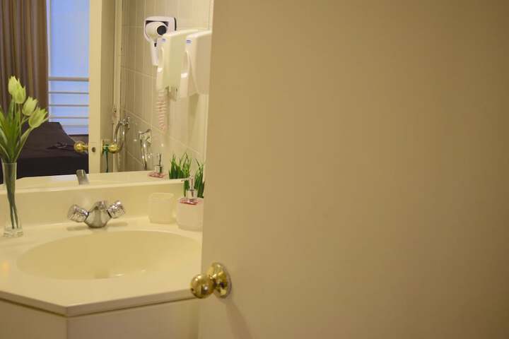 Room 15 of 21