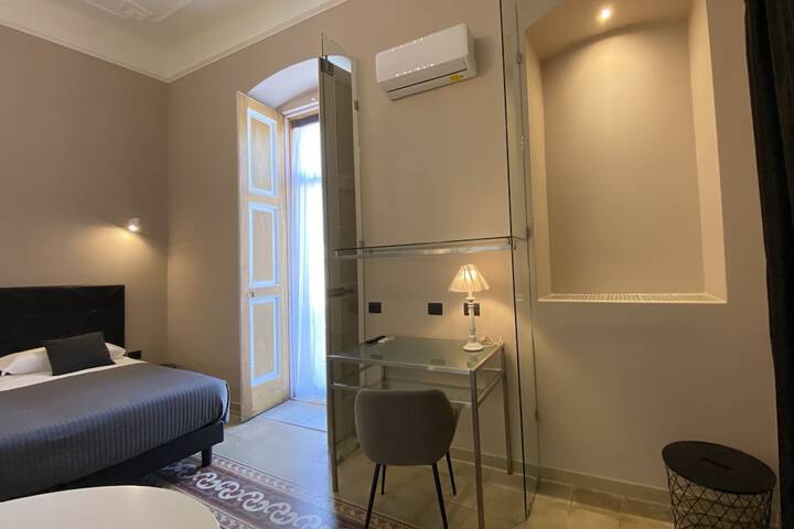 Room 10 of 71