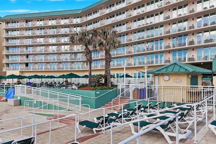 Sundeck 77 of 88