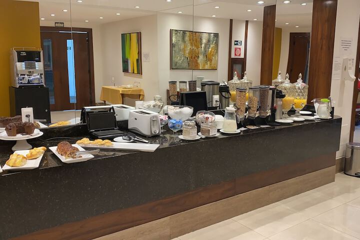 Breakfast/Coffee Service 83 of 105