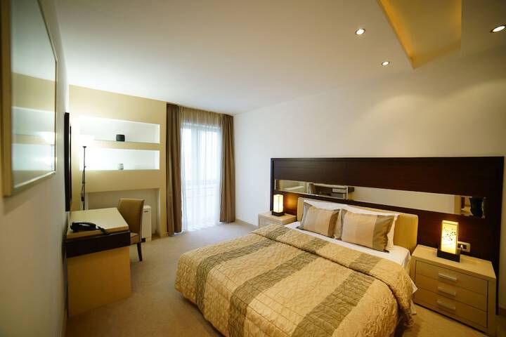 Room 7 of 38