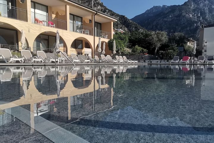Pool Hotel