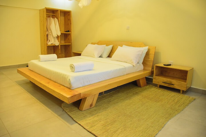 Room 33 of 53