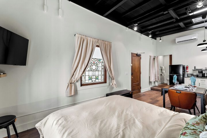 Room 49 of 191