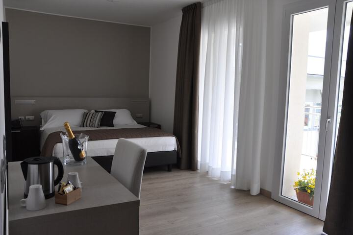 Room 10 of 63