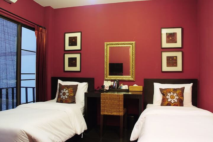 Room 7 of 65