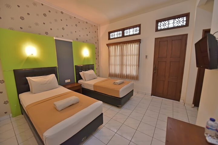 Room 19 of 73