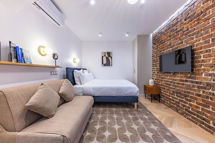 Room 53 of 188