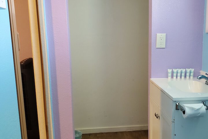 Room 170 of 222