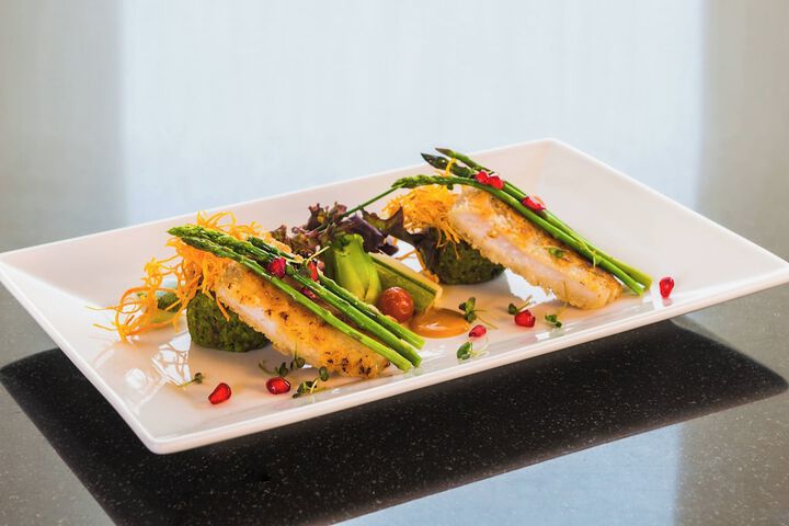 Dining 40 of 61