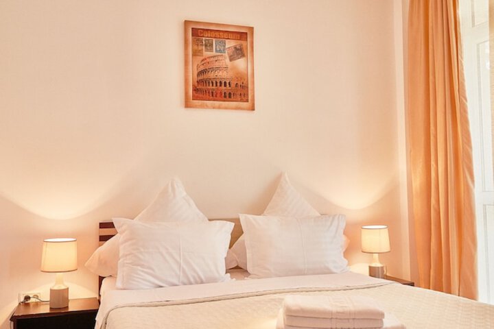 Room 11 of 230
