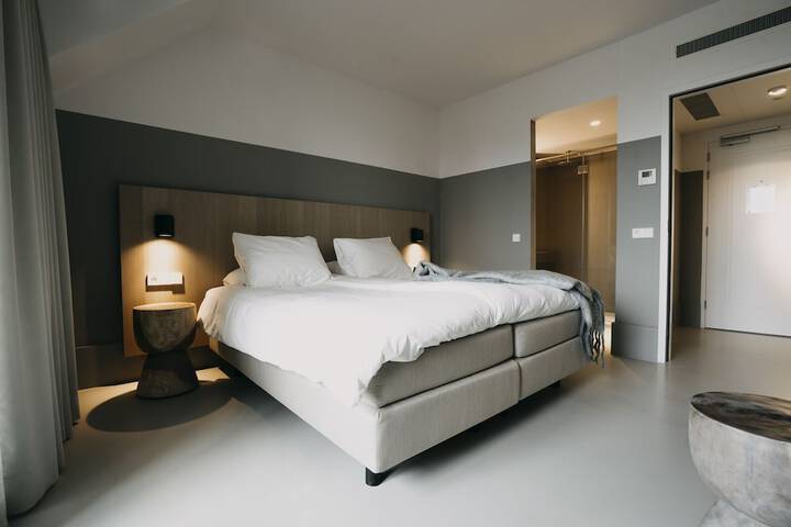Room 35 of 125