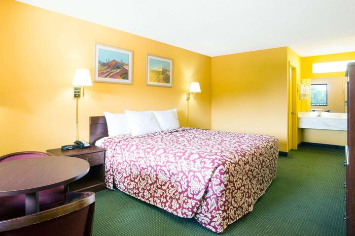 1 King Bed Accessible (2 of 13)