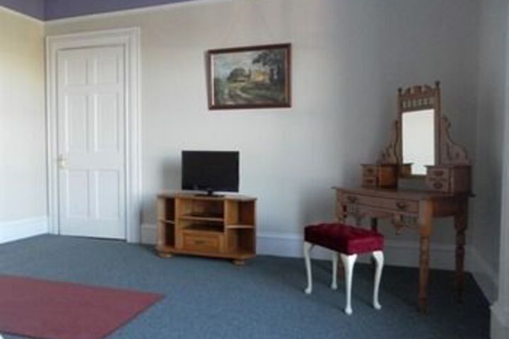 Room 10 of 25