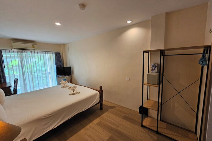 Room 13 of 43