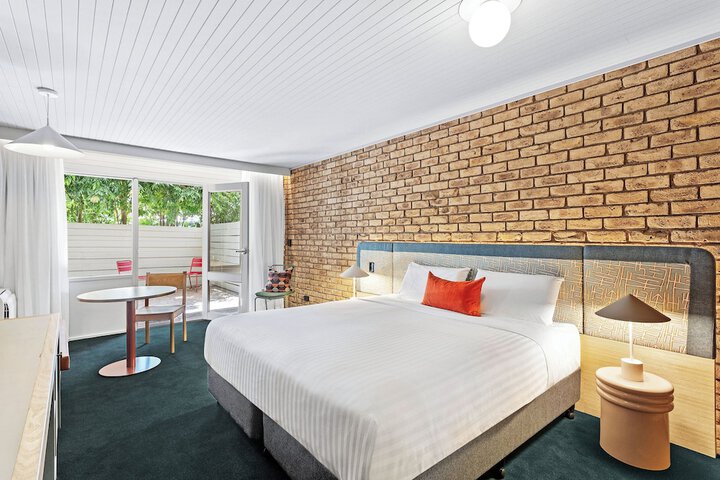 Room 4 of 31