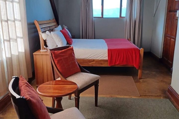 Room 2 of 96