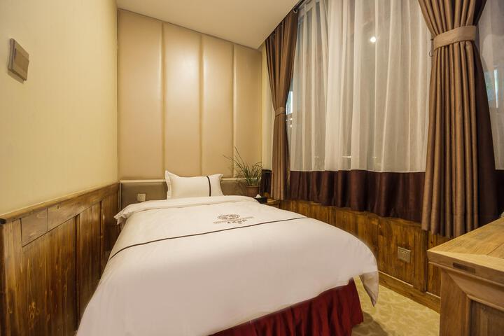 Qingcheng Elegant Hotel