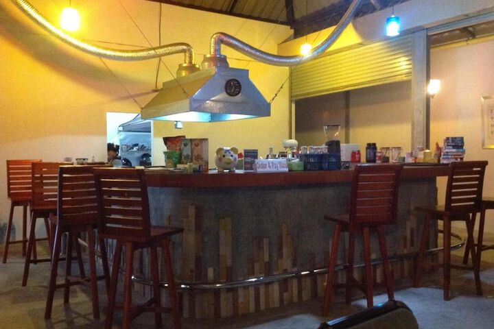 Lounge 49 of 62