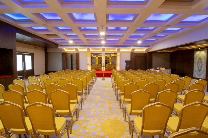 Business Center 17 of 23