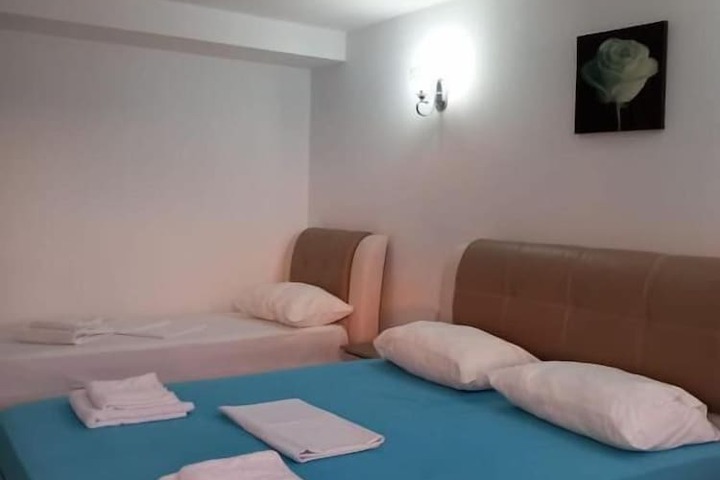 Room 22 of 68