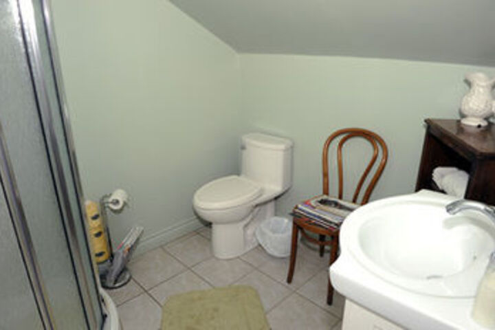 Room 6 of 36