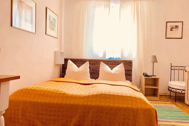 Room 18 of 113