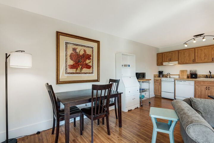 Room 44 of 398