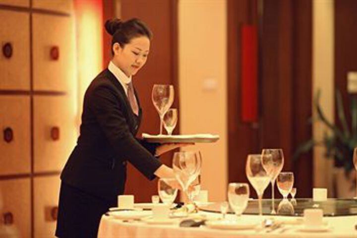 Ballroom/Hall 4 of 28