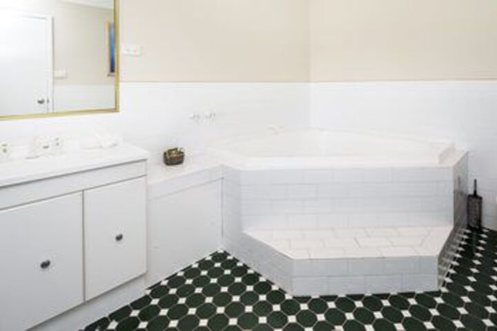 Room 2 of 15
